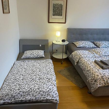 Apartment Kosatcova ปราก ภายนอก รูปภาพ