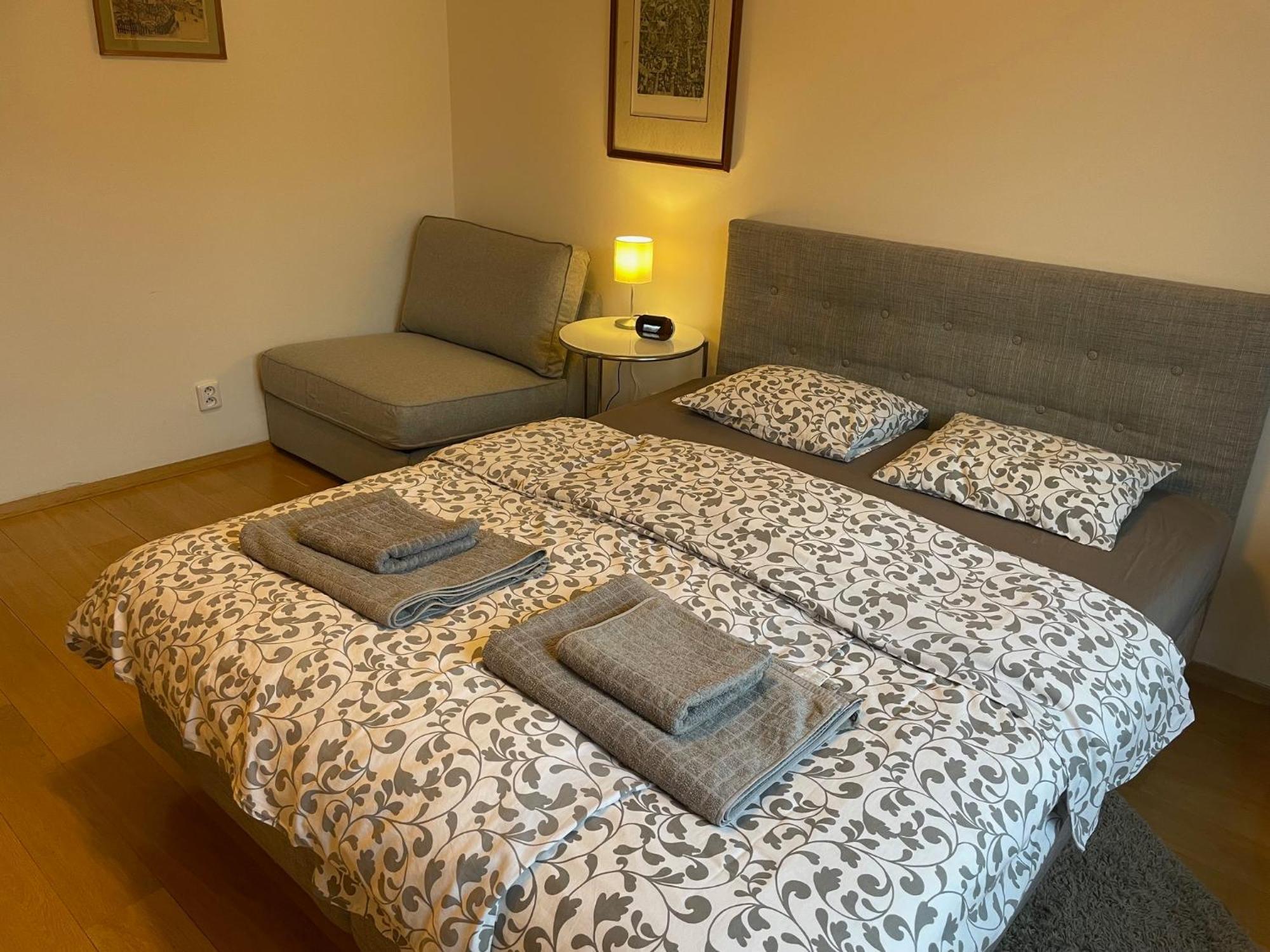 Apartment Kosatcova ปราก ภายนอก รูปภาพ