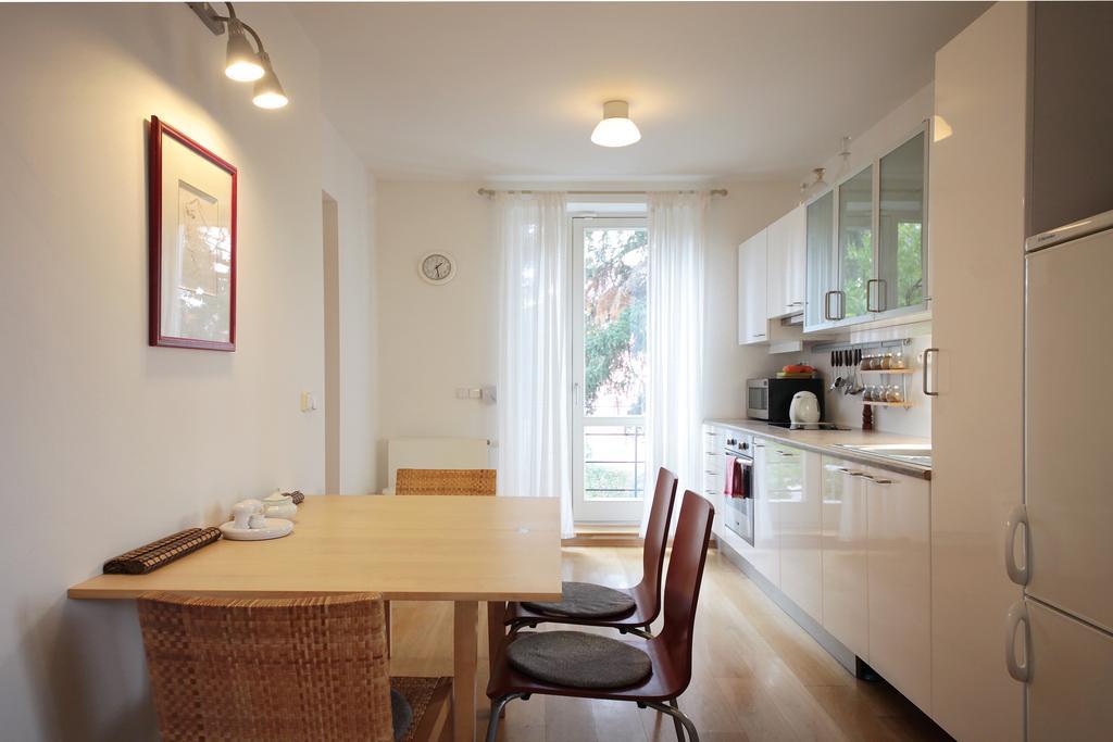 Apartment Kosatcova ปราก ภายนอก รูปภาพ