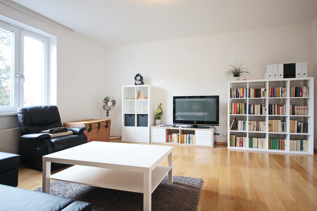 Apartment Kosatcova ปราก ภายนอก รูปภาพ