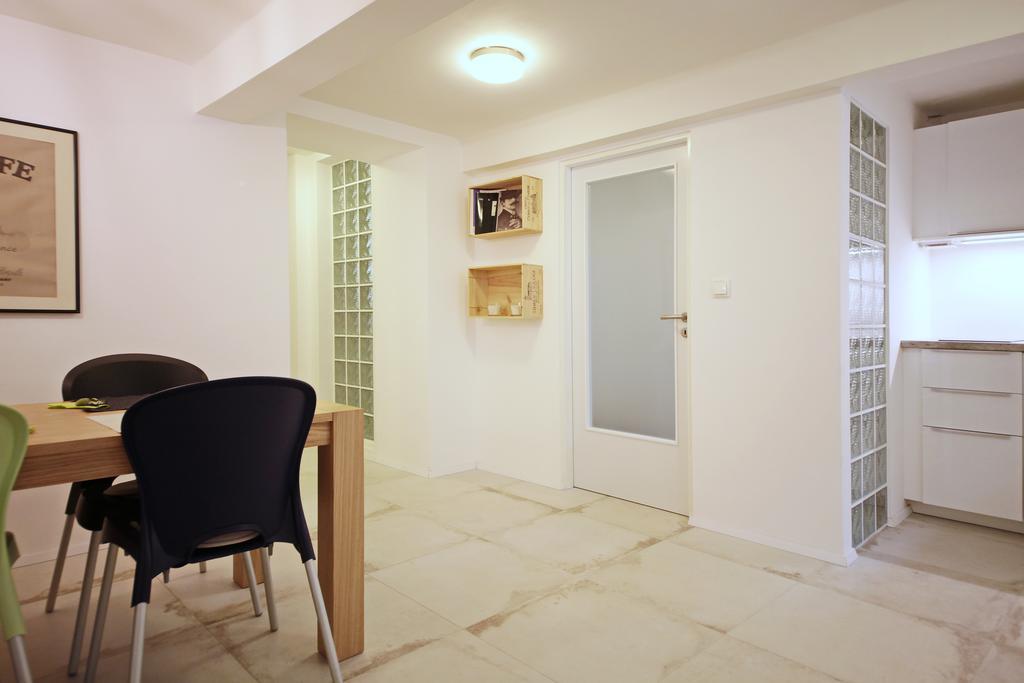Apartment Kosatcova ปราก ภายนอก รูปภาพ