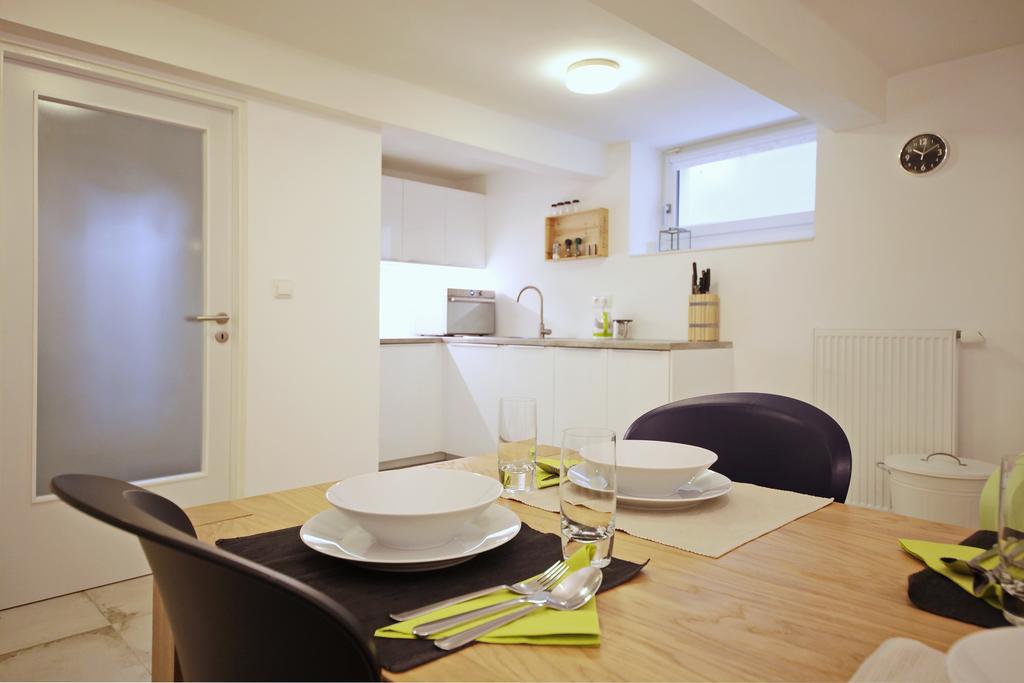 Apartment Kosatcova ปราก ภายนอก รูปภาพ